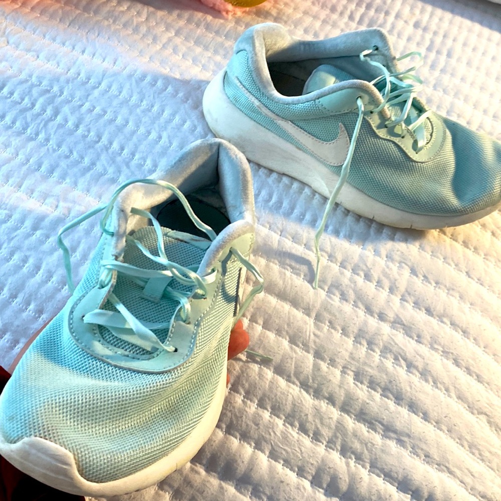kids nike canjun baby blue